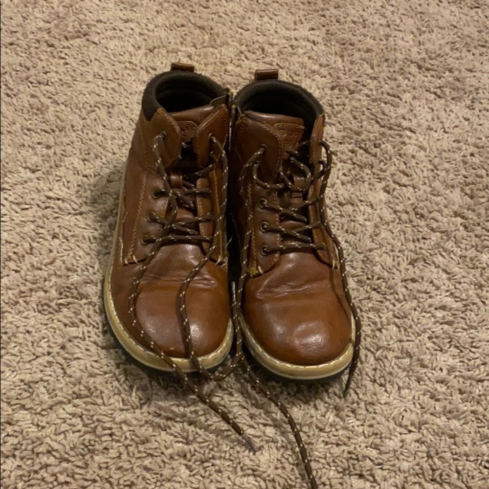 Boys Size 3 boots